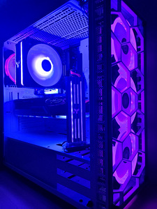 Gaming PC RTX 2070,R5 4500,16GB DDR4,500GB NVME (8 foto / 10)