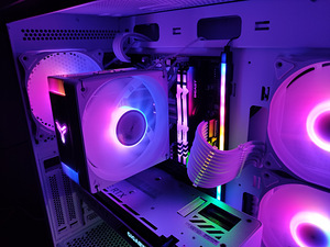 UUS!Mänguriarvuti RTX 3070 8GB/RYZEN5 5600/32GB DDR4/1TB SSD (2 foto / 8)