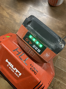 Hilti C4/36-350 // Hilti akude kiirlaadija (2 foto / 2)