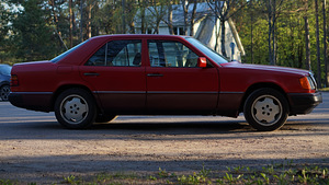 Мерседес-Бенц W124 2.5d (4 фото из 6)