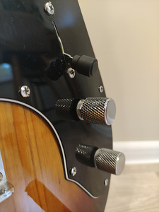 Uuendatud Fender Squier Vintage 72 Telecaster Thinline (5 foto / 10)