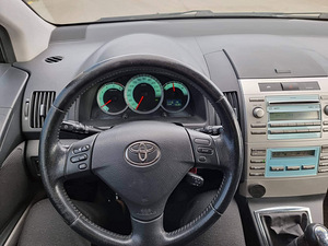 Toyota Corolla Verso 2.2 100 kw 2008 (5 foto / 7)