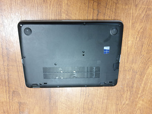 Hp Elitebook 820 G3 i5,256 SSD,8GB,Win 11 (3 foto / 3)