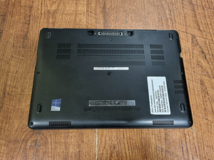 Dell Latitude E7270 I5,8GB,128SSD,FHD.Win 11 (3 foto / 3)