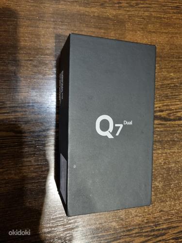 LG Q7 с двумя SIM-картами, 32 ГБ, черный (фото #2)