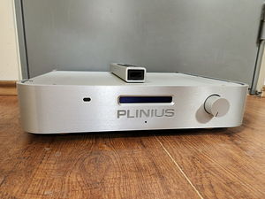 Plinius M8 high-end eelvõimendi  			