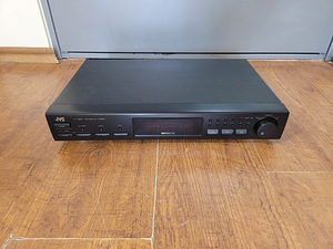 JVC FX-382R AM/FM Stereo Tuner  (2 foto / 3)