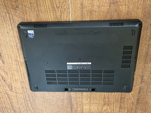 Dell latitude E5470 i3,8,128,win 11 (3 foto / 3)