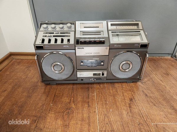 Philips D8703 AM/FM 4 Band Spatial Stereo Radio Cassette (foto #2)