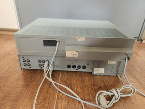 Philips F4110 ja F2110 Stereo Integrated Amplifier (3 foto / 3)