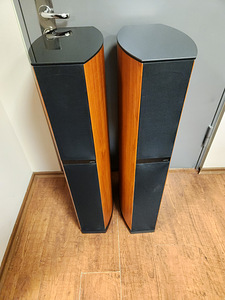 JAMO D570 3 way bassreflex floorstanding loudspeaker  			
