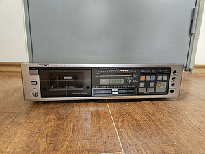 TEAC V-90R Auto Reverse Cassette Deck 3Head (4 фото из 5)