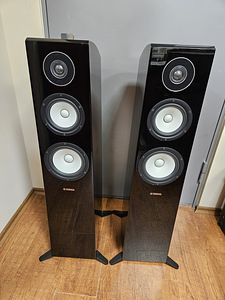 Yamaha NS-F700 3-Way Loudspeaker System (2 foto / 4)