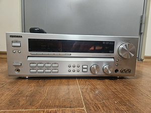 Kenwood KRF-V7060D Audio Video Surround Receiver (1 foto / 3)