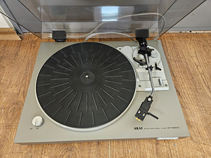 Akai AP-B20C HiFi Auto Return Turntable (3 foto / 4)
