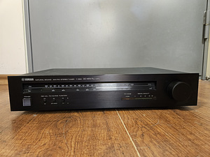 Yamaha T-550 AM/FM Stereo Tuner (1979-81) (4 foto / 6)