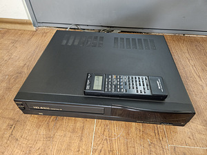 Sharp VC-D815SBK on VHS-videomakk (2 foto / 3)