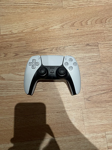 PlayStation 5 Disc Edition+ 4 Game (2 foto / 3)