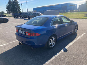 Honda Accord (3 foto / 7)