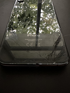 iPhone XS 64 ГБ космический серый (2 фото из 5)