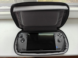 MSI Claw A1M Core Ultra 7 / 16 GB / 512GB (1 foto / 3)
