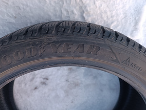 225/40 R18 GOODYEAR ULTRAGRIP ICE 2 (7 foto / 10)