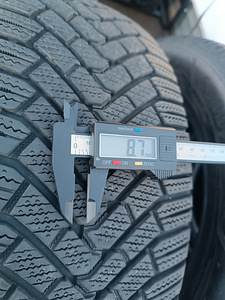 215/55 R17 98T GOODYEAR ULTRAGRIP ICE 3 (4 foto / 10)