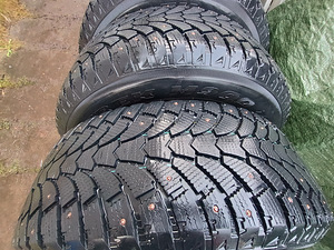 265/65R17 MAXTREK TREK M900 ICE 112S (3 foto / 10)