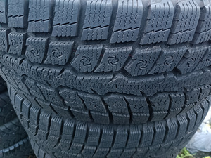 265/70 R16 112H TOYO OBSERVE GSI6 LS (3 foto / 10)