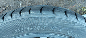 235/45 ZR17 Nexen, Maxxis (2 foto / 10)