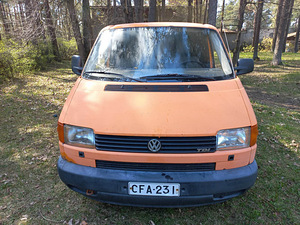 Фольксваген Т4 2.5 (2 фото из 12)