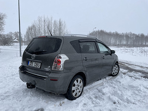 Toyota Corolla Verso (4 foto / 14)