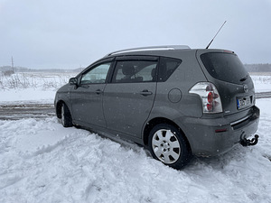 Toyota Corolla Verso (2 foto / 14)
