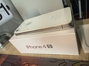 iPhone 4s 32gb (8 фото из 10)