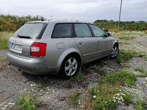 Audi A4 B6 2.5Tdi 132kw BAU Quattro Tiptronic (5 foto / 7)