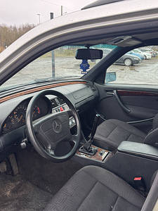 Mercedes-Benz C220 w202 (3 foto / 5)