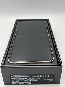 Heas korras Samsung Galaxy Z Flip 3 256gb (2 foto / 2)