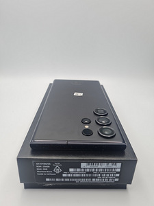 Uus Samsung S23 Ultra 256GB (1 foto / 2)