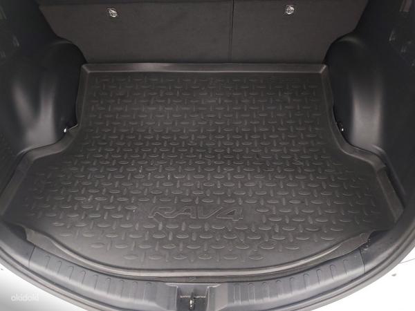 Toyota Rav4 (IV....-2018) резиновый коврик для багажника (фото #1)