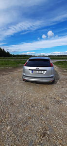 Продается Ford focus 1.6 (8 фото из 9)