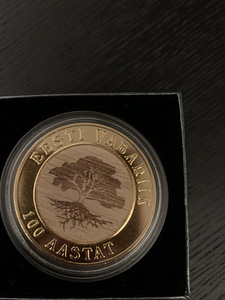 Монета (3 фото из 5)