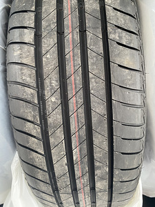 Продам новые летние шины BRIDGESTONE 215/60/R17 (3 фото из 3)