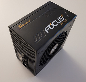 Полностью модульный блок питания SeaSonic FOCUS Plus 650W 80 (4 фото из 8)