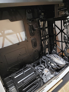 Korpus Corsair Graphite Series™ 780T White Full-Tower valge (5 foto / 10)