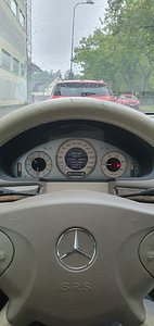 Mercedes-Benz E 320 Avantgarde 3.0 V6 CDI 165kW (9 foto / 9)