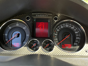 Volkswagen Passat B6 (8 foto / 9)
