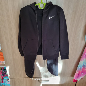 Утеплённый спортивный костюм Nike, 7-8 лет