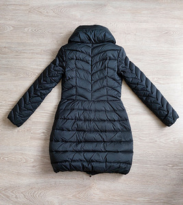 Guess talvemantel s. M (2 foto / 3)