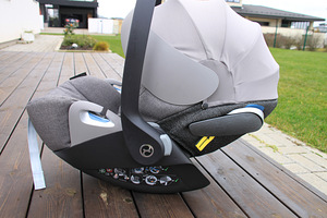 Cybex Cloud Z i-size Manhattan Grey Plus turvahäll (2 foto / 10)