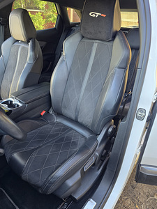 Peugeot 3008 GT 2,0 BlueHDi 133Kw (9 foto / 14)